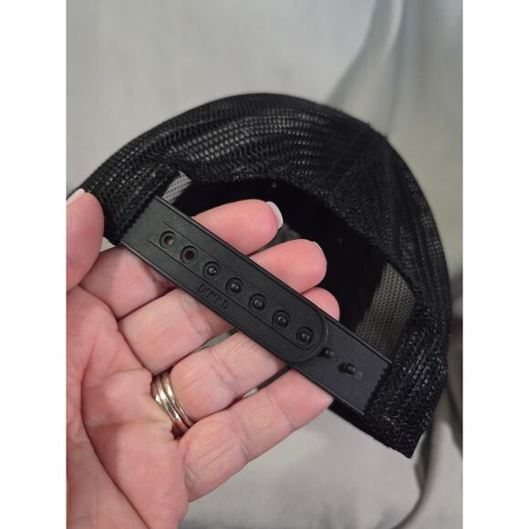 Carrie Underwood Black SnapBack Hat Embroidered Trucker Thick Letter - Picture 4 of 6